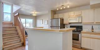 2-Story Condo, Wood Flrs Wood FP Gallery 5