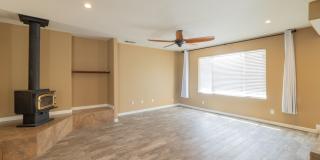 Beautiful 3 Bedroom, 2 Bath Apple Valley Home! Gallery 3