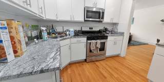 Bright and Sunny Updated 3-bed/1-bath near Loyola Gallery 4