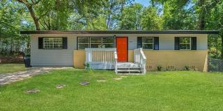 2204 Berkshire Drive --- Ranch-style home Gallery 1