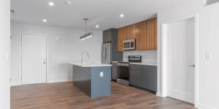 Graduate Pointe Gallery 28