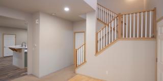 Modern 4 Bedroom, 2.5 Bath Home In Silver Creek w/AC Gallery 4
