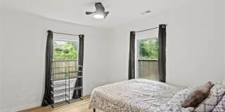Room in 3 Bedroom Home at Peeples St SW Gallery 16