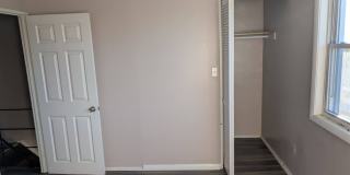 3 Bedroom - 1 Bathroom Row Home in a Beautiful Neighborhood Gallery 4