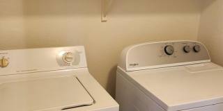 Charming 2 Bedroom Home with Den in Prime Location! Gallery 13