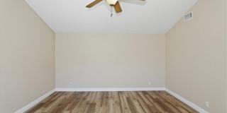 16540 Wagon Wheel Gallery 31