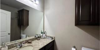 Spacious 2 Bed/2.5 Bath Condo in Gateway Villas! Gallery 15