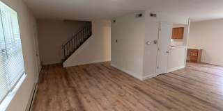 Charming and Spacious South Side 3-Bedroom Duplex Gallery 7