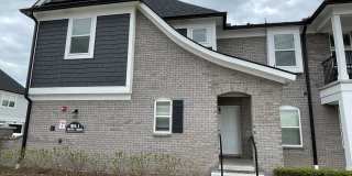 Shelby Township - 3 Bedroom, 2 Bath, End-Unit condo style w/Att Garage Gallery 1