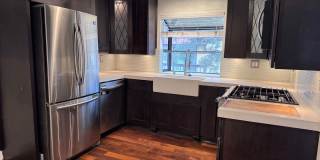 Agoura Hills Townhome | Upgraded + Private 2-Car Garage Gallery 7