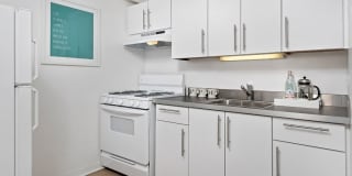 500 West Belmont Gallery 18