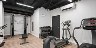 2756 North Pine Grove Gallery 21