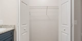 Hampton Place Luxury Apartment Gallery 5