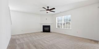 3 Bed 2.5 Bath With Fenced in Yard! Gallery 21