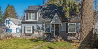 Sanders Beach home 3 bed 2 bath with second living room Gallery 1