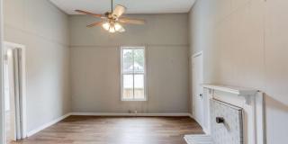 227 Alcovy Street Gallery 12
