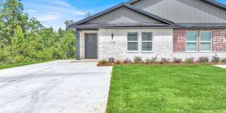 3 Bed 2 Bath Duplex Gallery 1