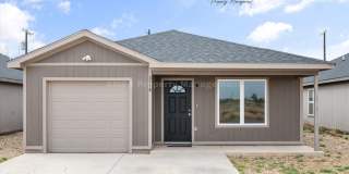 Easy Living with AMRR: 3 Bedroom Home In North Lubbock! Gallery 1