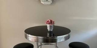 Charming 2 bedroom Duplex Gallery 4