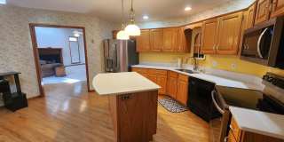 Executive 3+BR, 3BTH Rancher, 2car gar (with ALL utilities only $450/mo) and lawncare and snow removal provided! Gallery 12