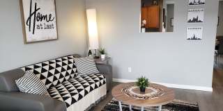 Sycamore Place Gallery 37