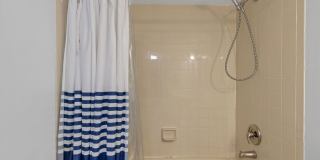 Charming 2BR Condo in Miami Gallery 27