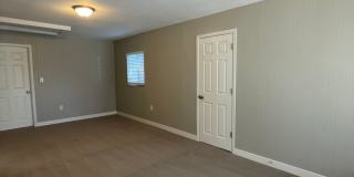 Beautiful 4 bed 2 Bath house in Aurora Gallery 11