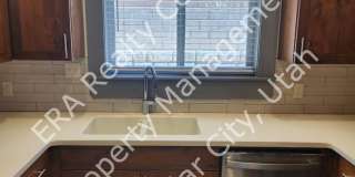 Move-in Bonus! 2 Bed, 2 bath + Office or Den. Gallery 8