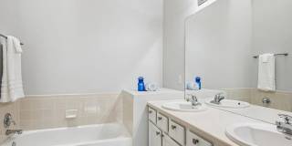 Charming 4BR Townhome in Thornton Gallery 17