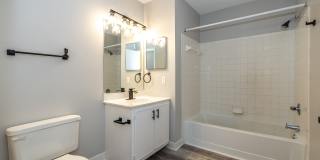 The Landings at Steele Creek Apartments Gallery 16