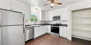 A Fresh New Feel in Every Room — Beautiful 3-Bedroom Apartment! Gallery 1