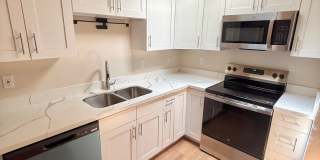 Spacious 2 Bed 1 Bath Fairwood Condo Gallery 6