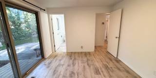 Lovely 2BD, 2BA Home In Lake Oswego with Lake Access!! Gallery 10