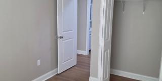 Charming 3 bed, 1.5 bath Gallery 14