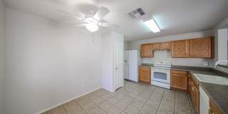 16034 W Winchcomb Drive Gallery 86