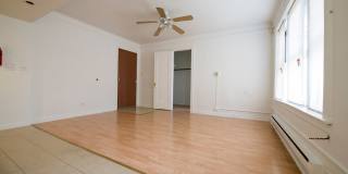 5957 W Madison St Gallery 35