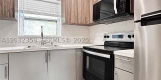 1301 N 12th Ct Gallery 1