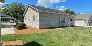 1 Bedroom 1 Bath Duplex Cute and charming area in the heart of Huntersville... perfect for single person or elderly looking to downsize Gallery 14