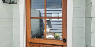 3 Bedroom Plus Home with Roof Top Deck Gallery 1