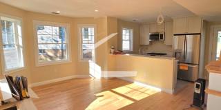 Charming 3 Bedroom-No Broker Fee Gallery 3