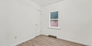 Highlands 3BR Rental – In-Unit Laundry, Storage & Outdoor Space Gallery 14