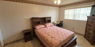 Charming 2 Bedroom / 1 Bathroom House Gallery 7