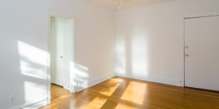 Ellis Court Gallery 12