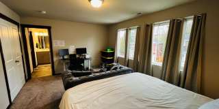 2022 Built, 4 Bedroom, Beautiful Home! Gallery 26