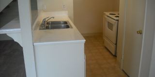 MODERN UPDATED TOWNHOUSE Gallery 3