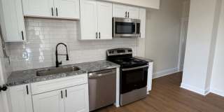 2 Bed / 2 Bath with Private Garage & Fenced Yard Gallery 6
