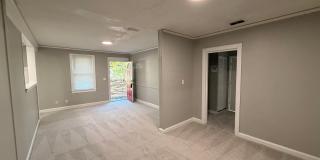 Private Northside 2/1 Residence For Rent! Pet Friendly! Washer & Dryer Included! Gallery 12