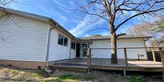 Hidden 4 Bed 2 Bath Gem in South Austin! Gallery 37