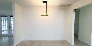 3/2/1 car garage in S. Ft. Myers Off Cypress Lake! Gallery 14