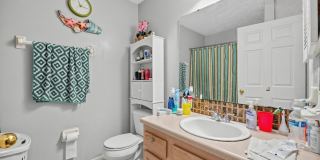Spacious 4BR House in Orange Park Gallery 17